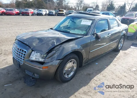 2010 Chrysler 300 Touring/Signature Series/Executive Series из США, поврежденный, VIN 2C3CA5CV3AH206512